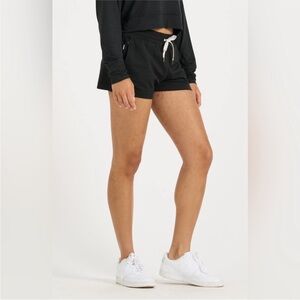 Vuori Halo Performance Shorts Size Medium
